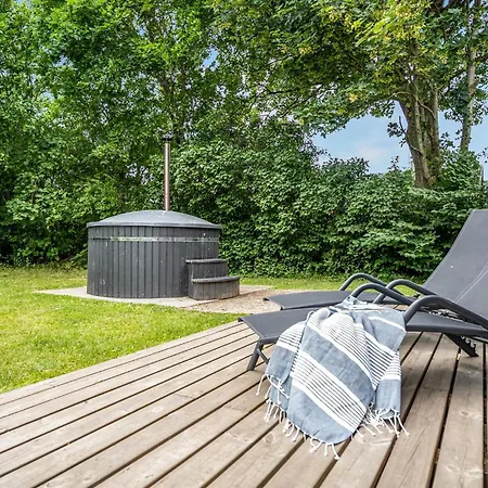Amazing Home In Farvang With Sauna Fårvang