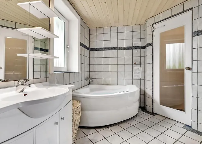 Awesome In With Sauna Fårvang